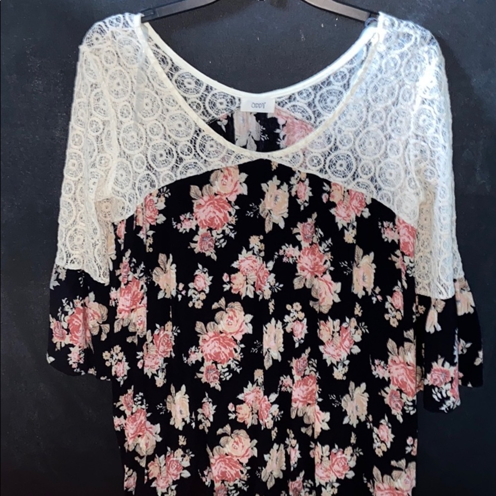 Quarter-Length sleeve flowy shirt